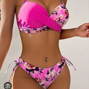 New In Bag Summer Trend Women's Fashion 2-Piece Cross Bikini Set Swimsuit